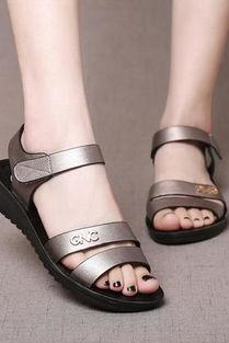 女人凉鞋图片,时尚女人凉鞋潮流盘点